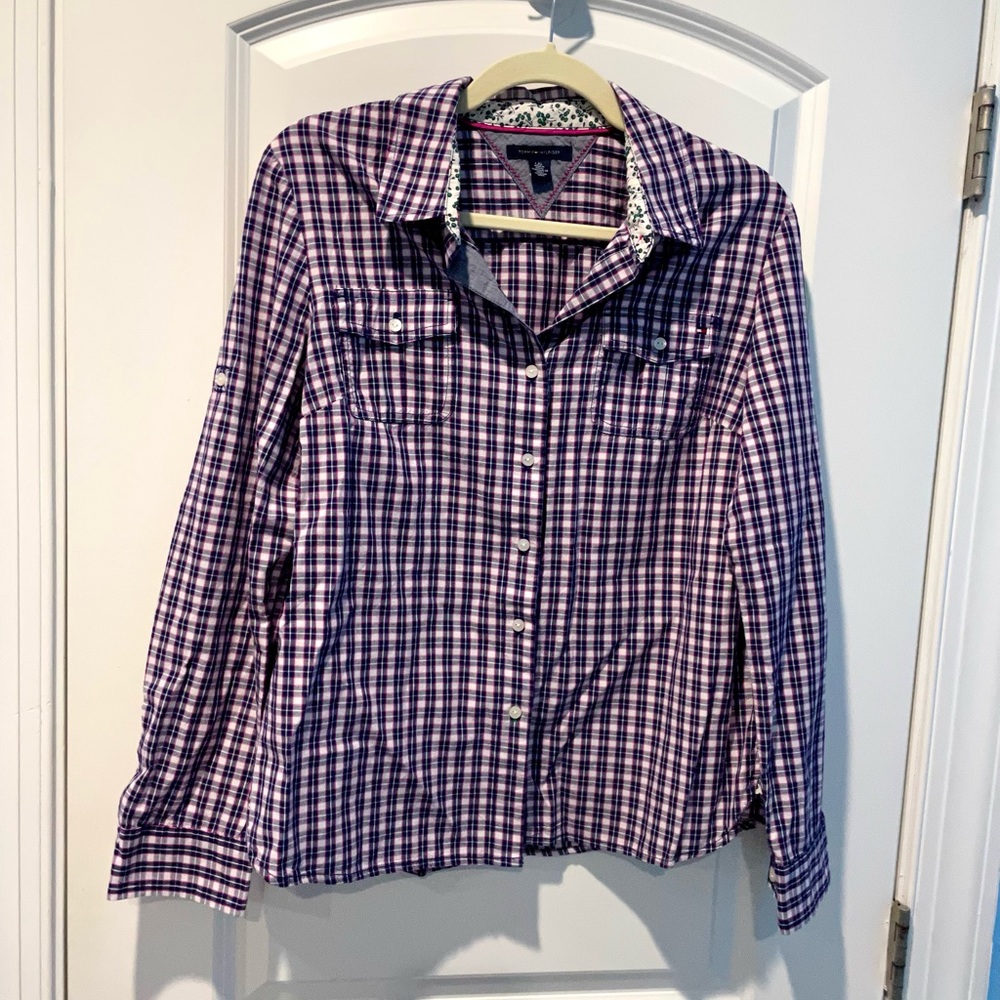 Tommy Hilfiger Tartan Button-Up Collared Men’s Dress Shirt | Size Large.